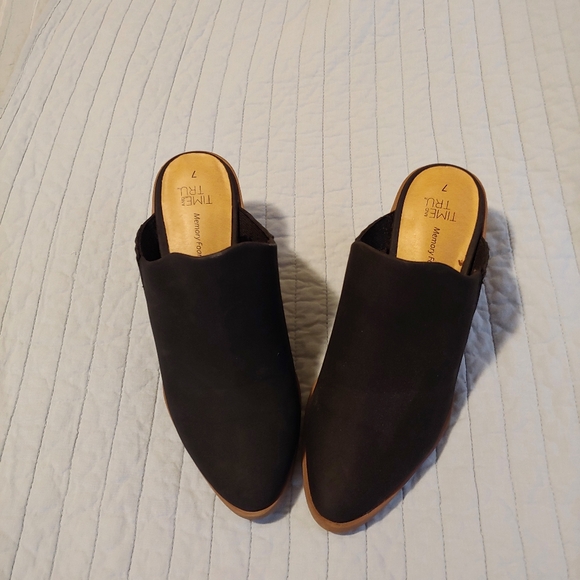 Sueded Block Heel Mules - Picture 4 of 4